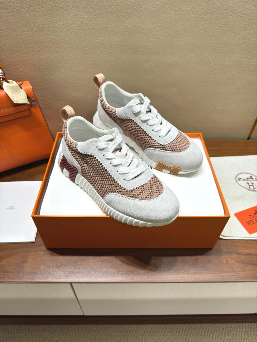 💕💕Factory direct selling price p640💕💕 Men ➕20💰Hermes 🐎24 new sports shoes 🆕 H family 2024giga new sports shoes **3cm, a real artifact, original molded outsole, very stylish and light, perfect foot feel💯 size: 34-46 (customized at 34.45.46)
